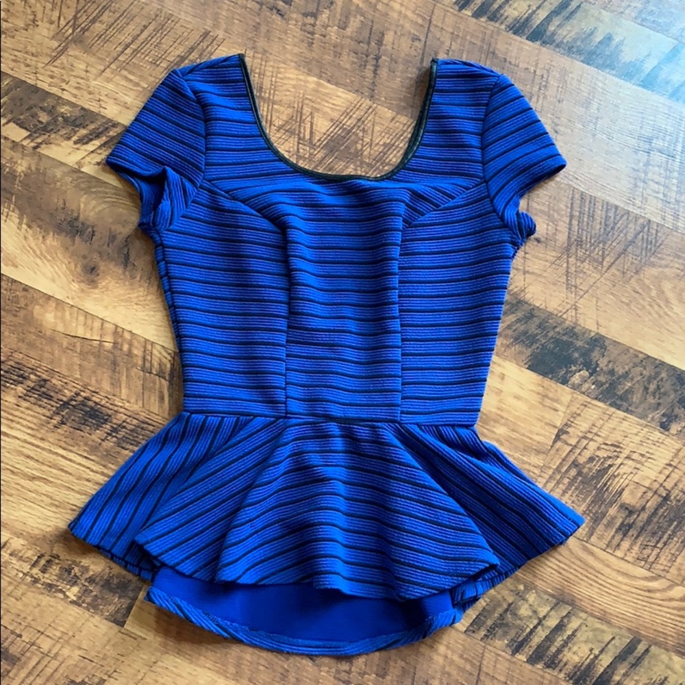 Xhilaration • Black/Blue Stripe High-Low Top • XS